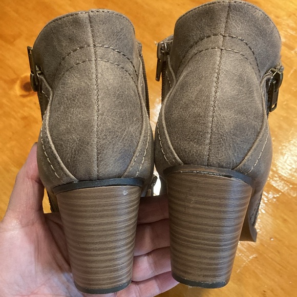 True Craft TC-Eloise Ankle Boots Womens Taupe Size 10M - Picture 10 of 15